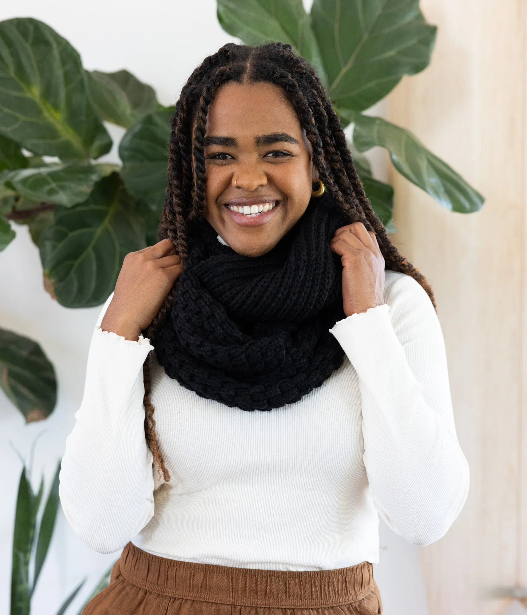 Harper Infinity Scarf - Black