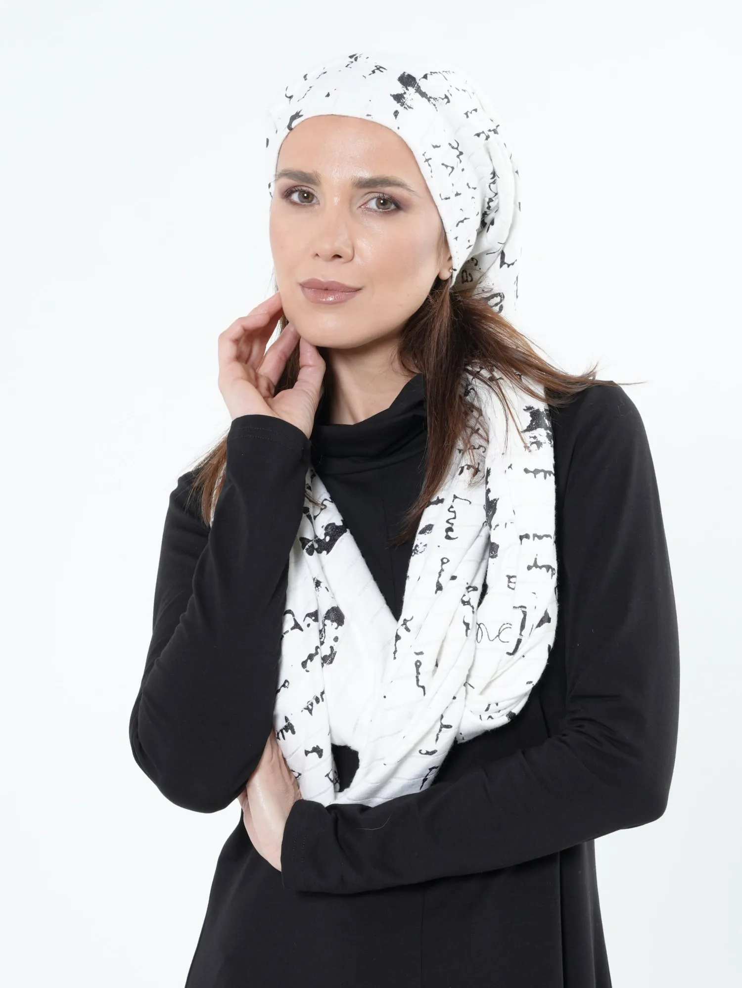 Set of Beanie and Scarf with Print