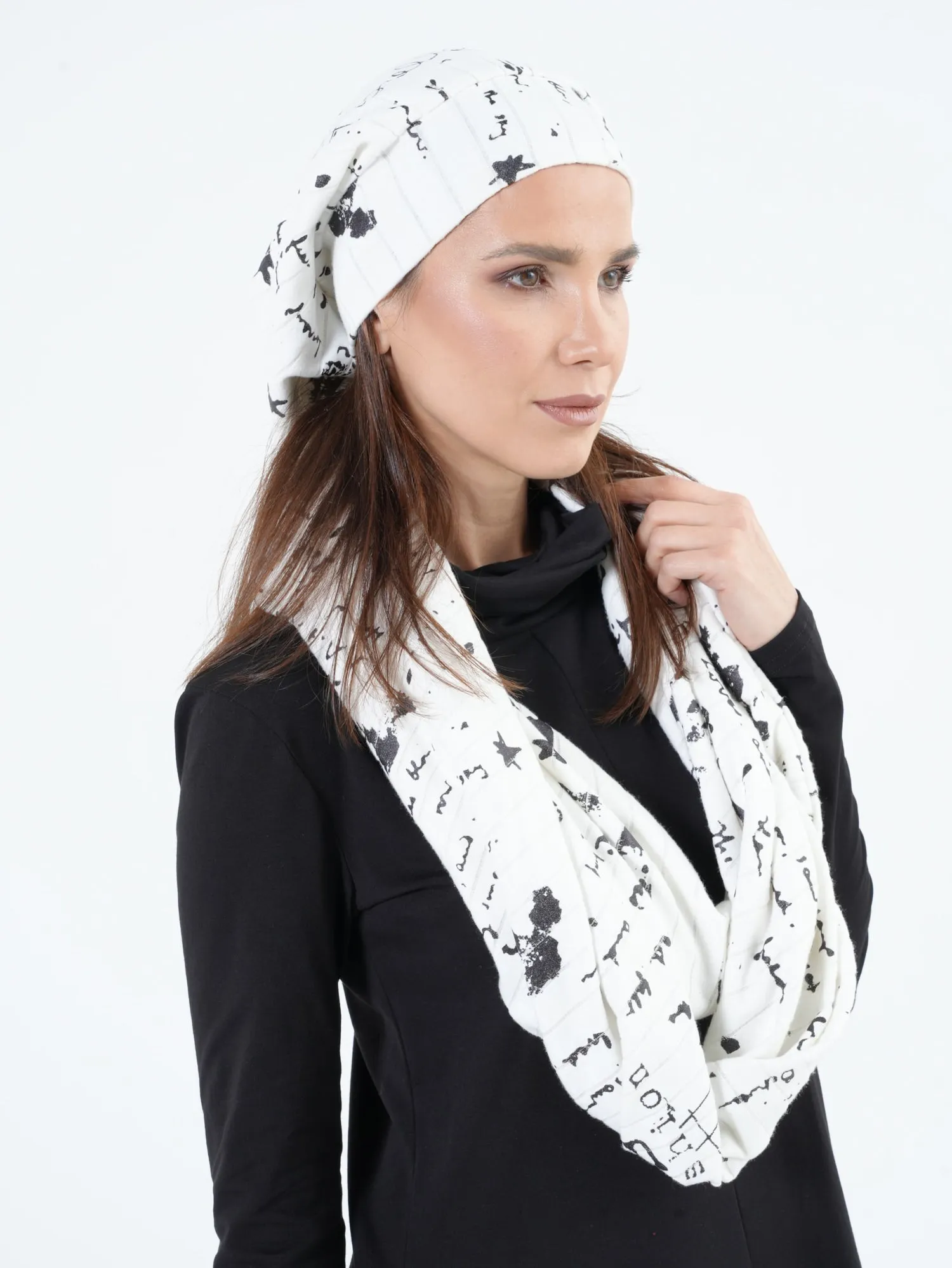 Set of Beanie and Scarf with Print