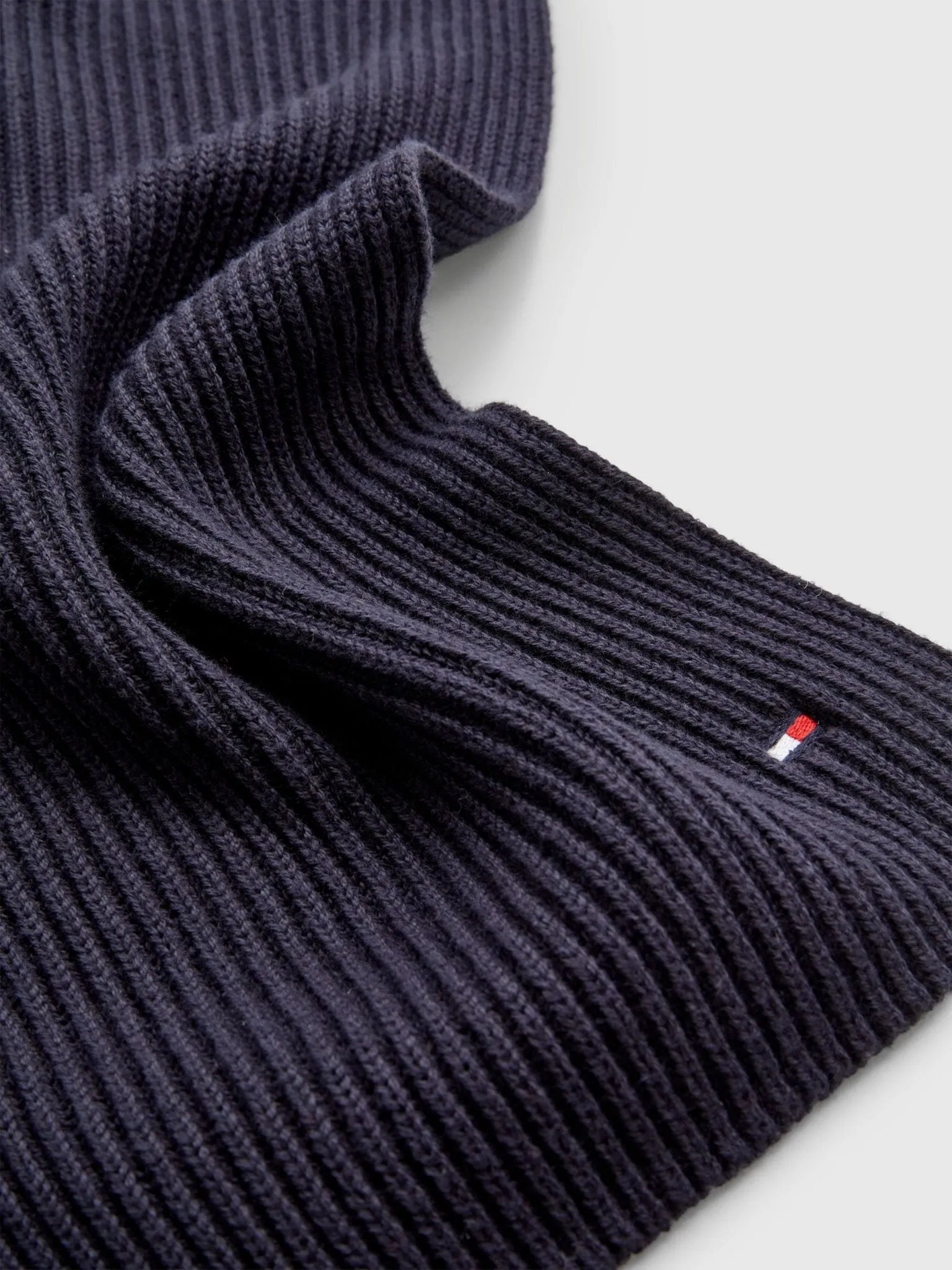 Tommy Hilfiger Essential Scarf & Beanie Set